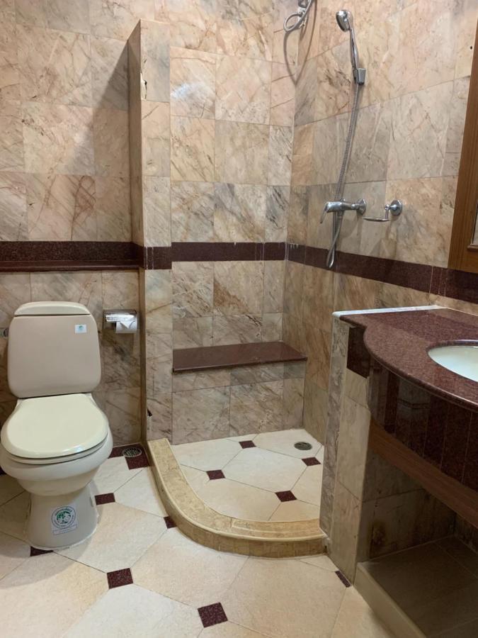 Chaleelay Hotel Petchaburi Esterno foto